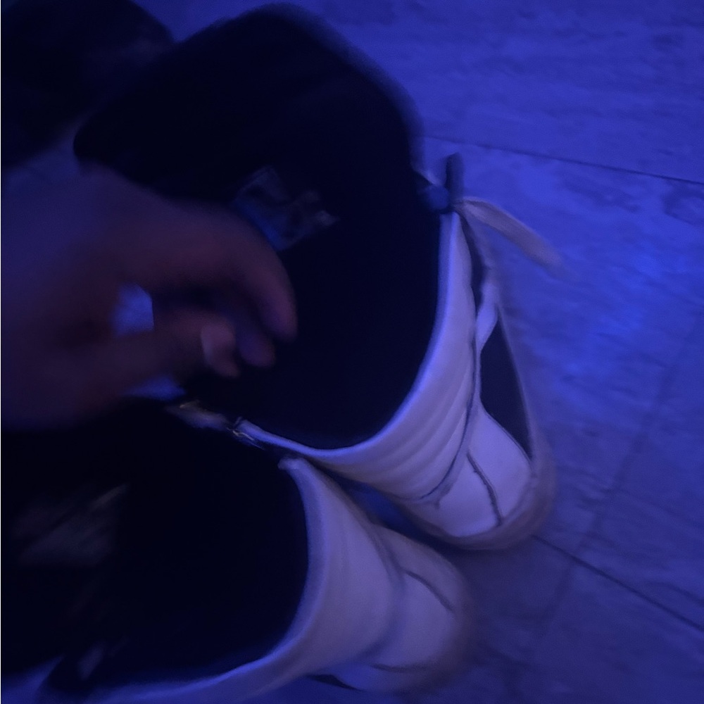 Black High-Top Sneakers with White Laces - Picture 4 of 4